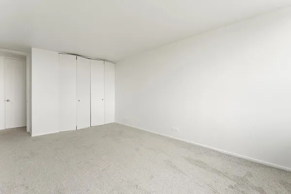$2,500 | 1700 East 56th Street, Unit 2710, Chicago, IL 60637