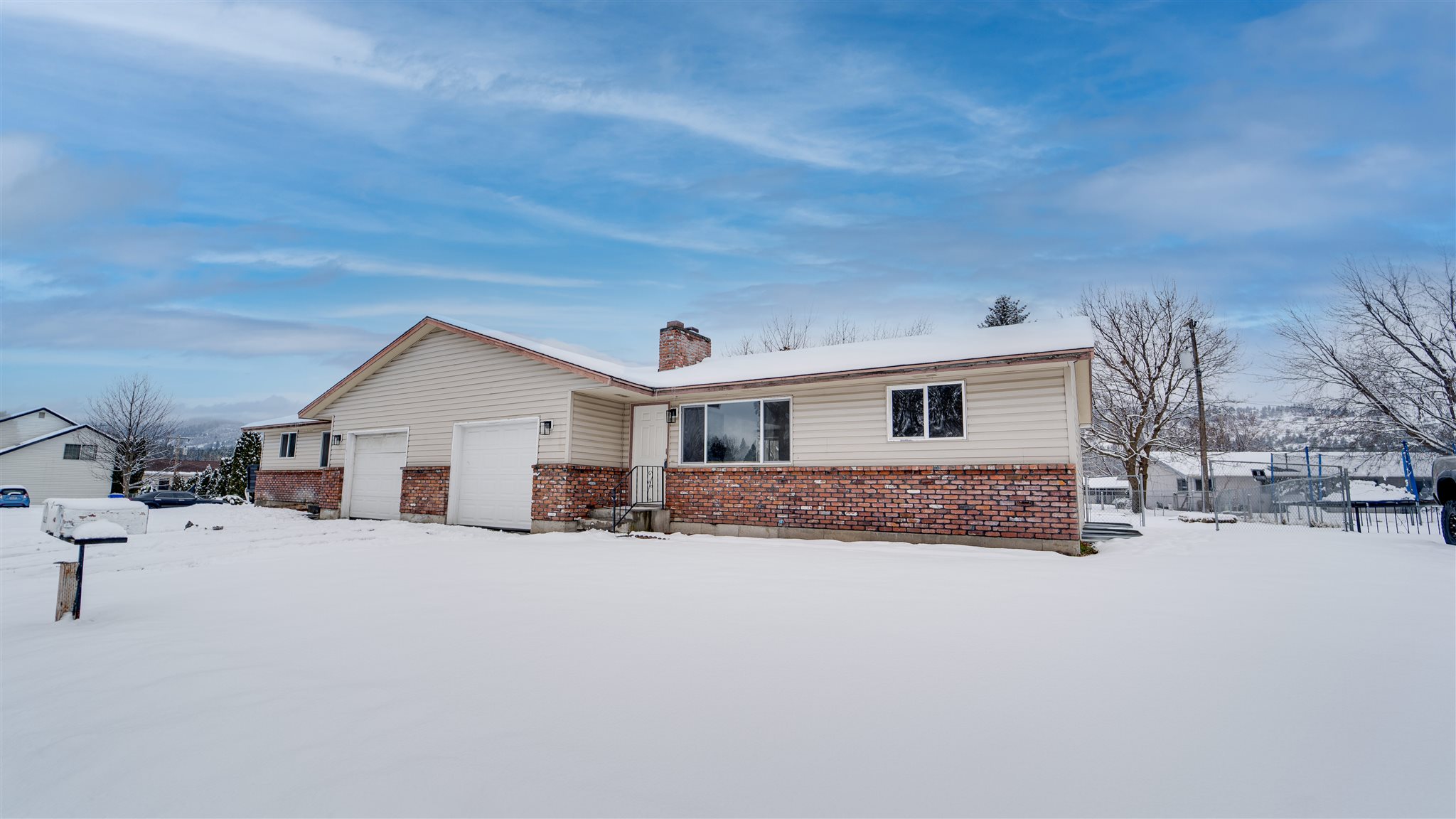 3320 South University Road Spokane Valley, WA 99206 - Photo 2 of 50 Gallery Image 2