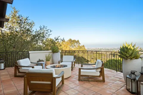 $3,850,000 | 707 Vista Drive, Redwood City, CA 94062