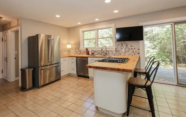 $599,900 | 265 Boulder Drive, Dublin, NH 03444