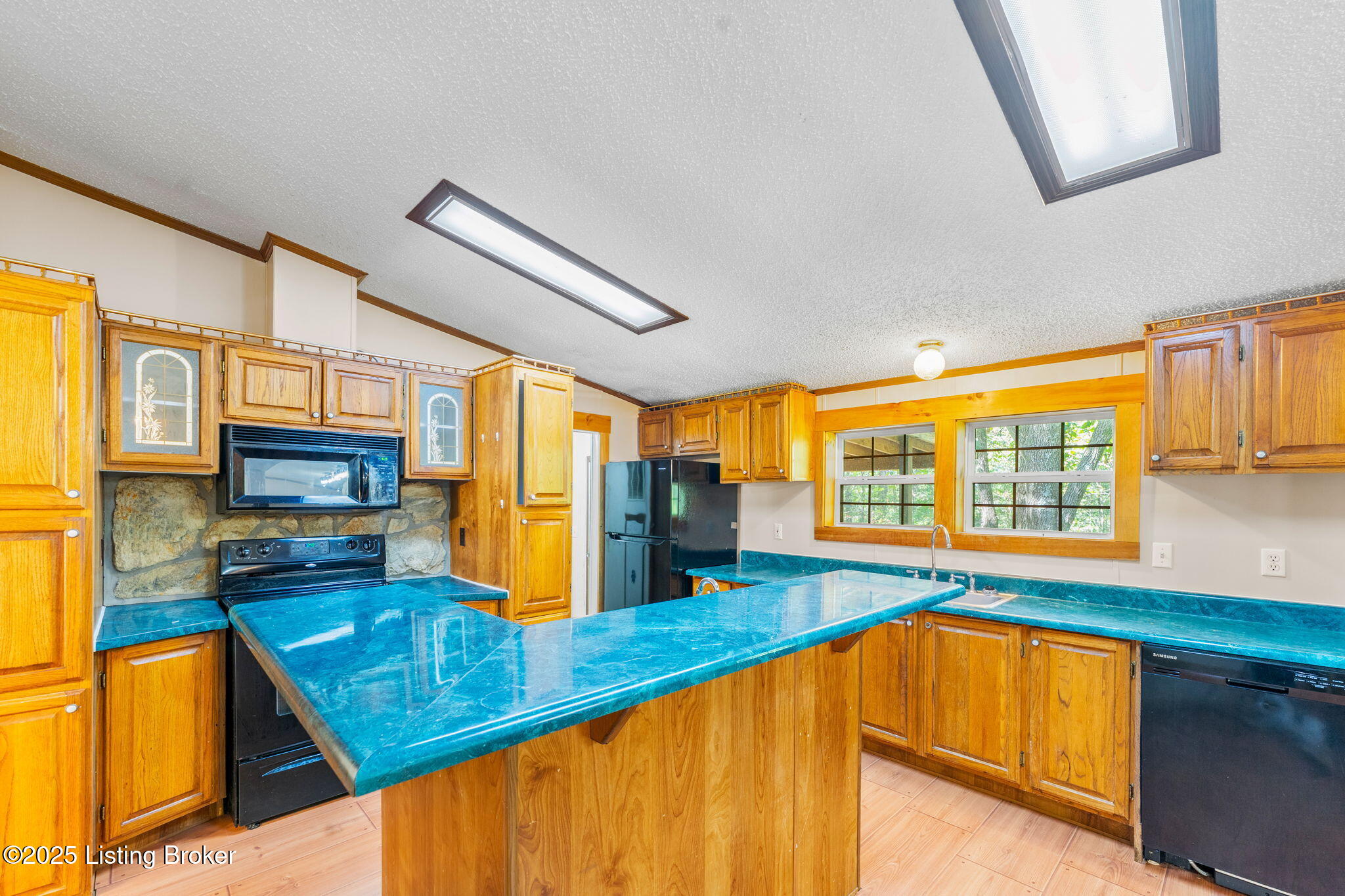 2670 Kyrock Road Sweeden, KY 42285 - Photo 13 of 34 49-web-or-mls-DSC01360