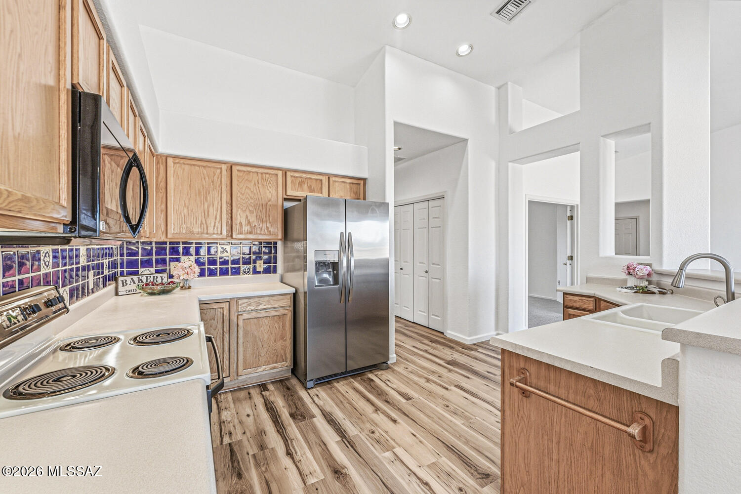 4901 South Meadow Ridge Drive Green Valley, AZ 85622 - Photo 13 of 51 Kitchen