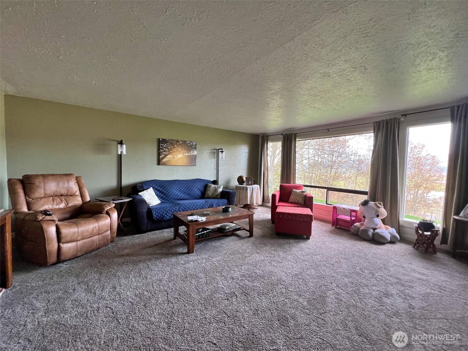 278 Wilson Road Mossyrock, WA 98564 - Photo 24 of 33 a bedroom with furniture and a large window