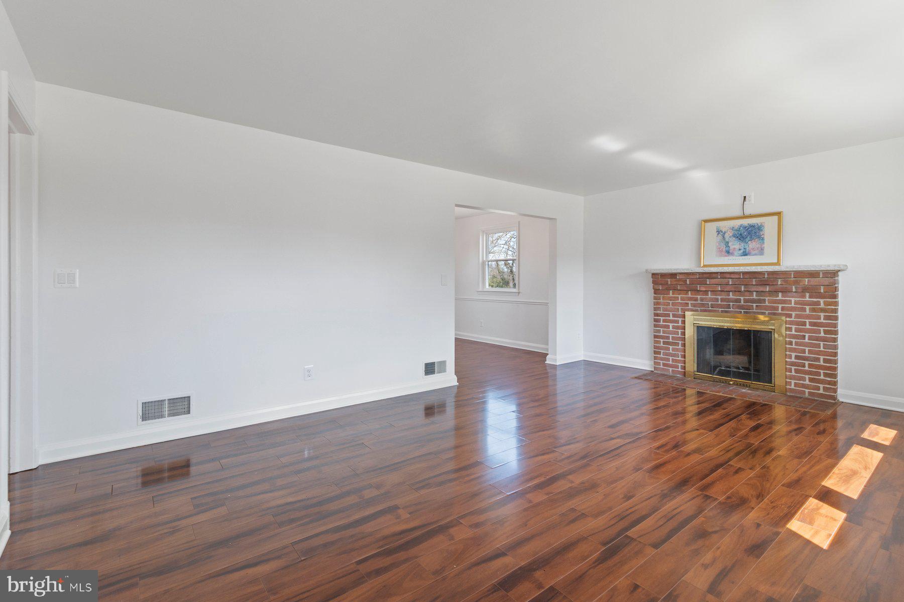 32 Gorsuch Road Lutherville-Timonium, MD 21093 - Photo 6 of 40 Living Room