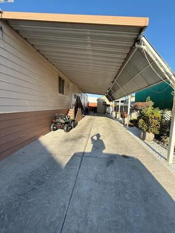 a view of the back of the house