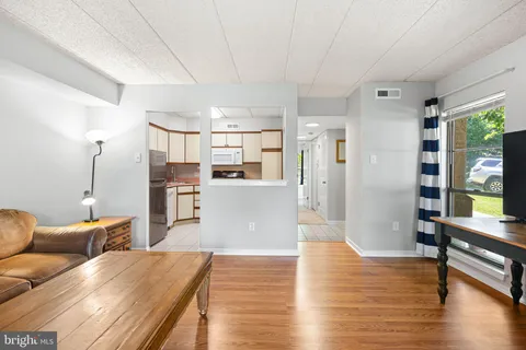 $196,000 | 401 Shawmont Avenue, Unit B, Philadelphia, PA 19128