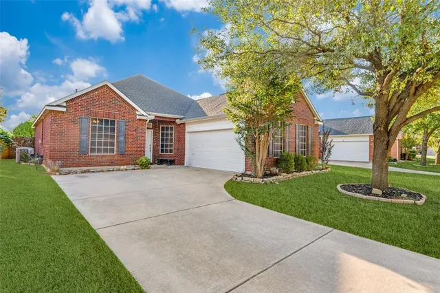 $2,300 | 1626 Lakeside Drive, Allen, TX 75002