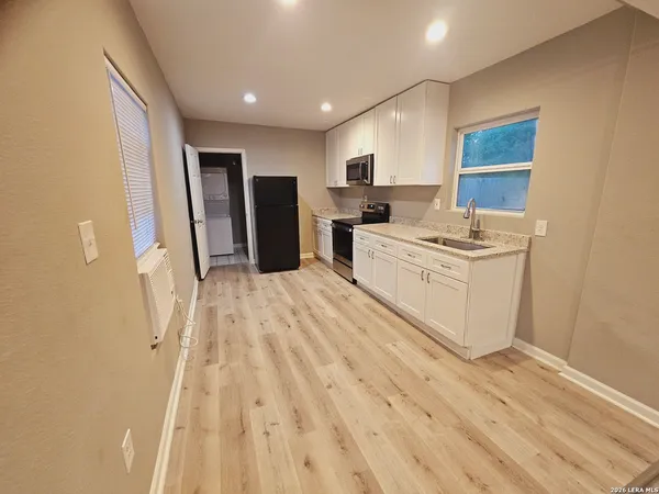 $700 | 1026 San Angelo, Unit 1, San Antonio, TX 78201