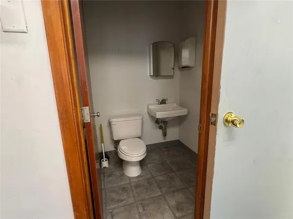 $990 | 4101 Brownsville Road, Pittsburgh, PA 15227