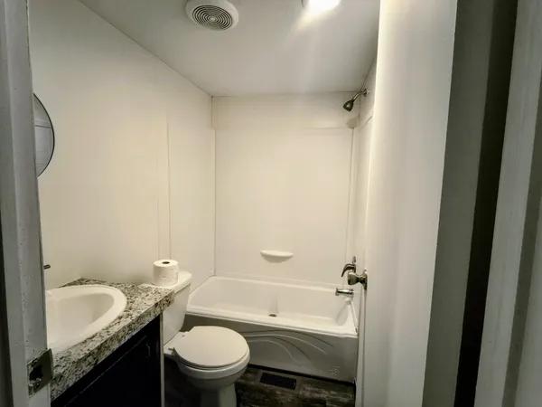 $1,350 | 715 Windwood Drive, Livingston, TX 77351