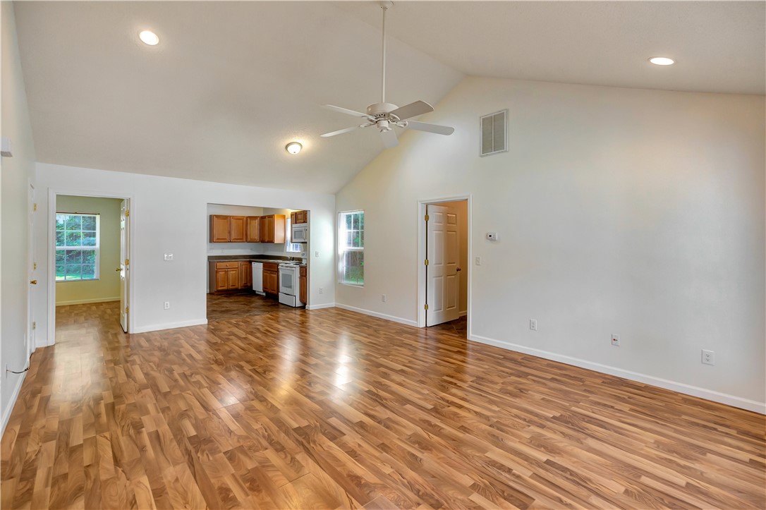 110 Rudolph Court Anderson, SC 29625 - Photo 3 of 23 living area