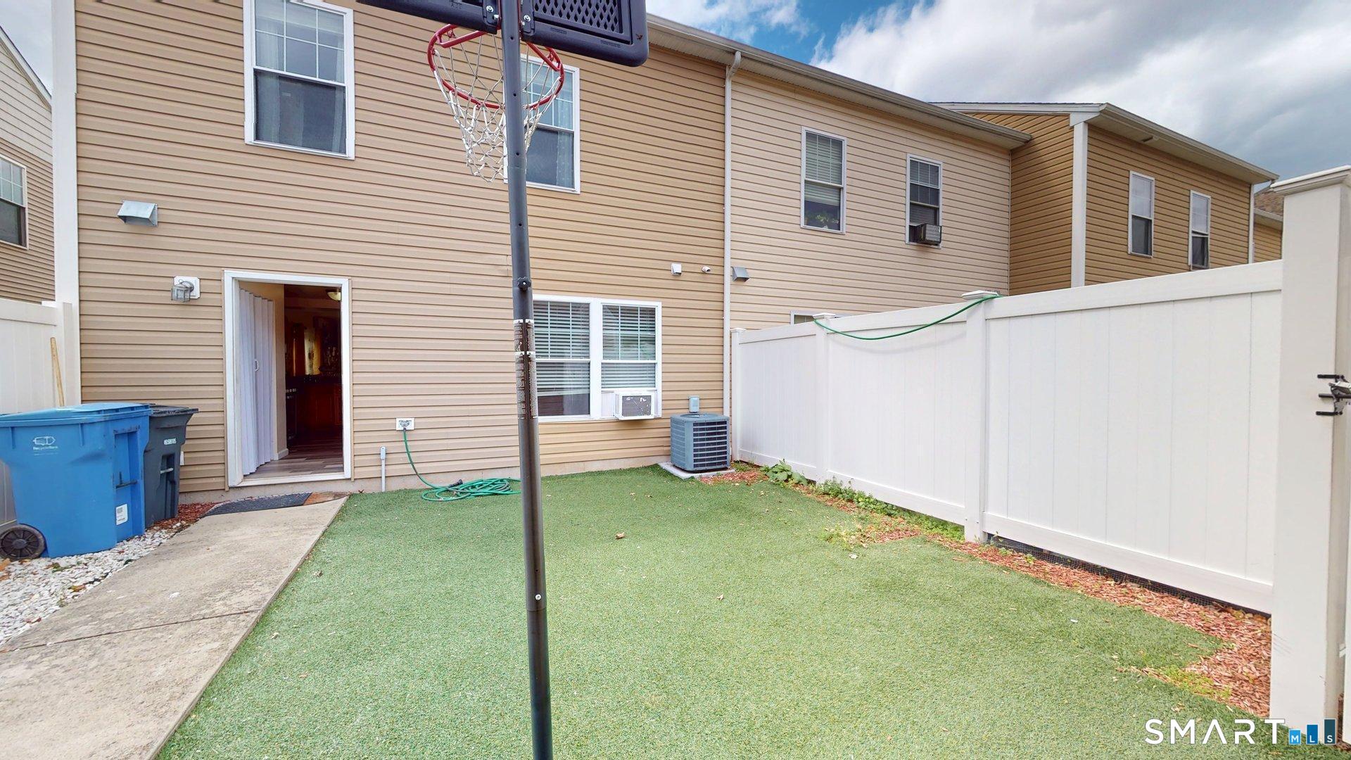 64 Osten Boulevard, Unit 64 Hartford, CT 06106 - Photo 33 of 40