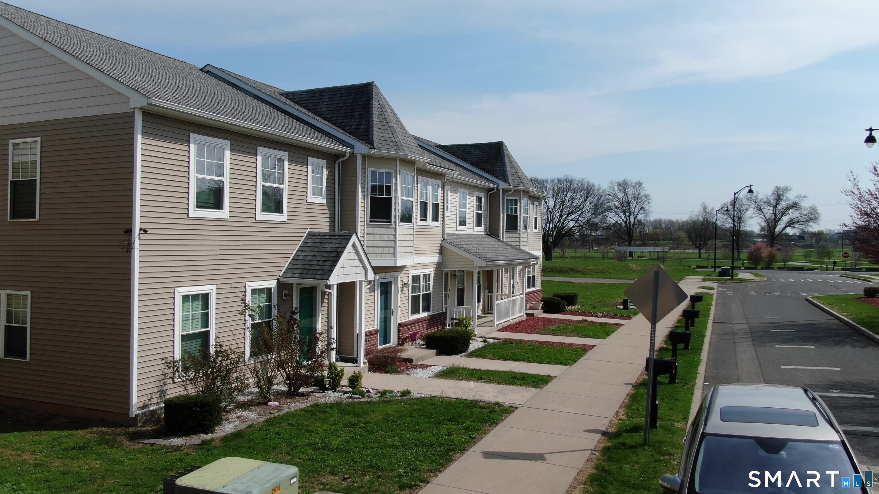 64 Osten Boulevard, Unit 64 Hartford, CT 06106 - Photo 6 of 54