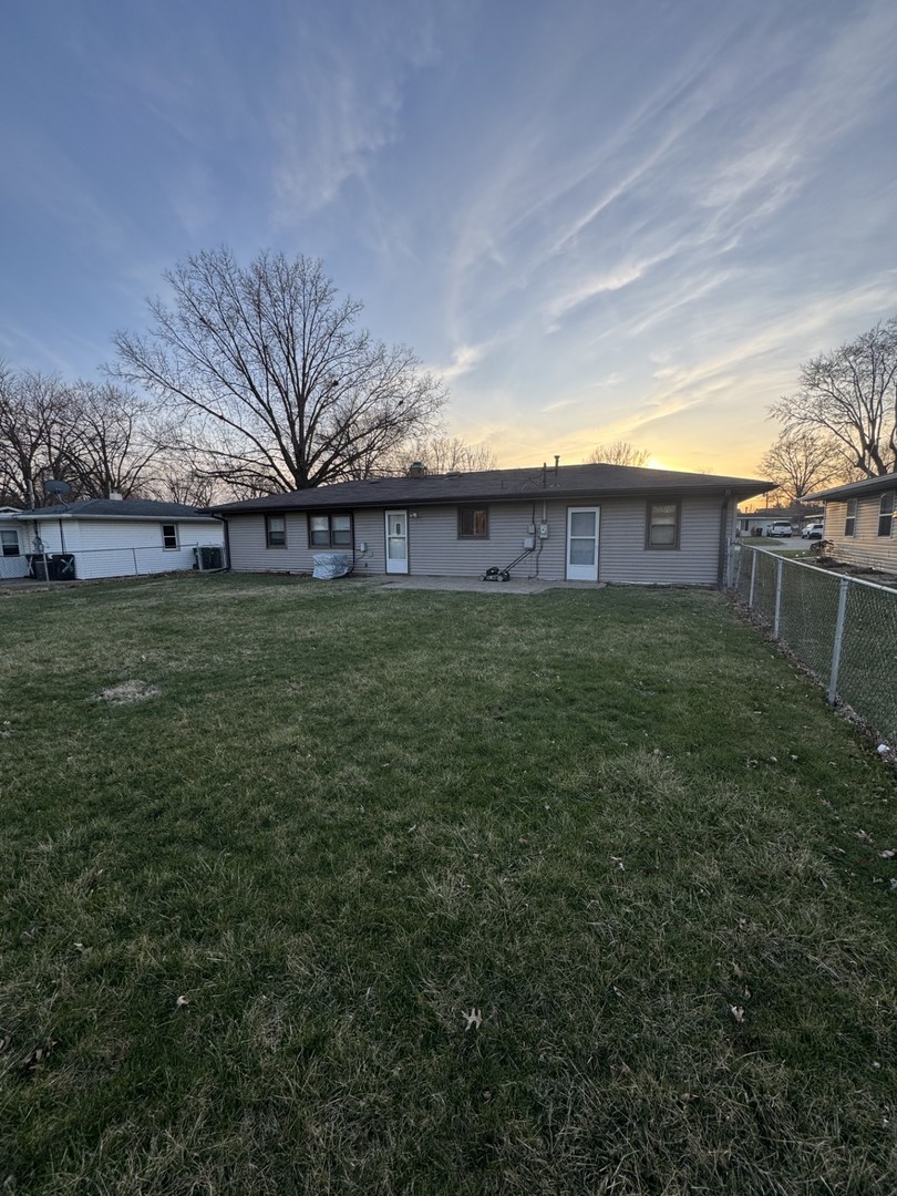 1908 22nd Avenue Sterling, IL 61081 - Photo 5 of 11 a view of a big yard with a house