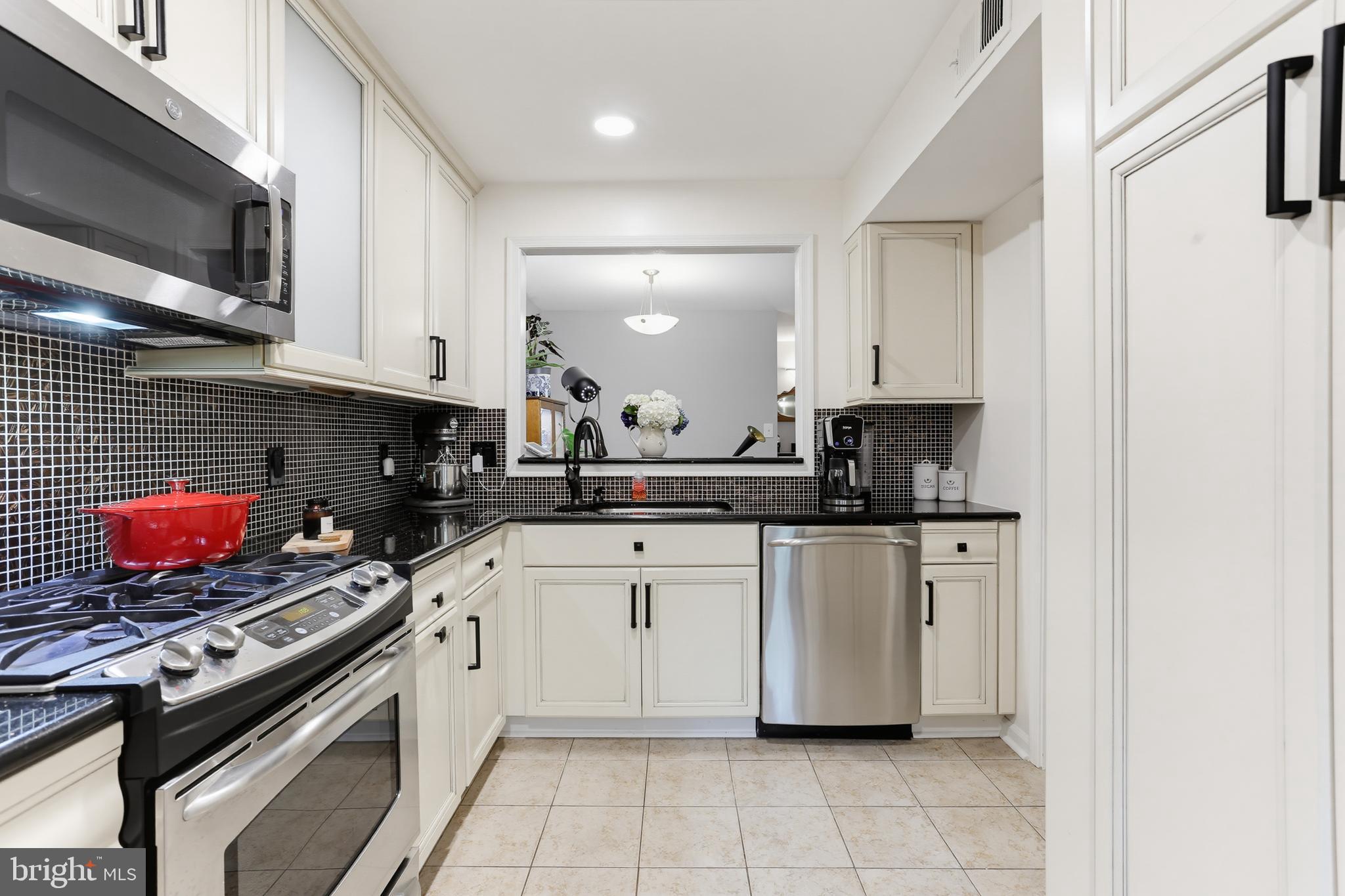 2205 Hunter's Run Drive Reston, VA 20191 - Photo 11 of 46