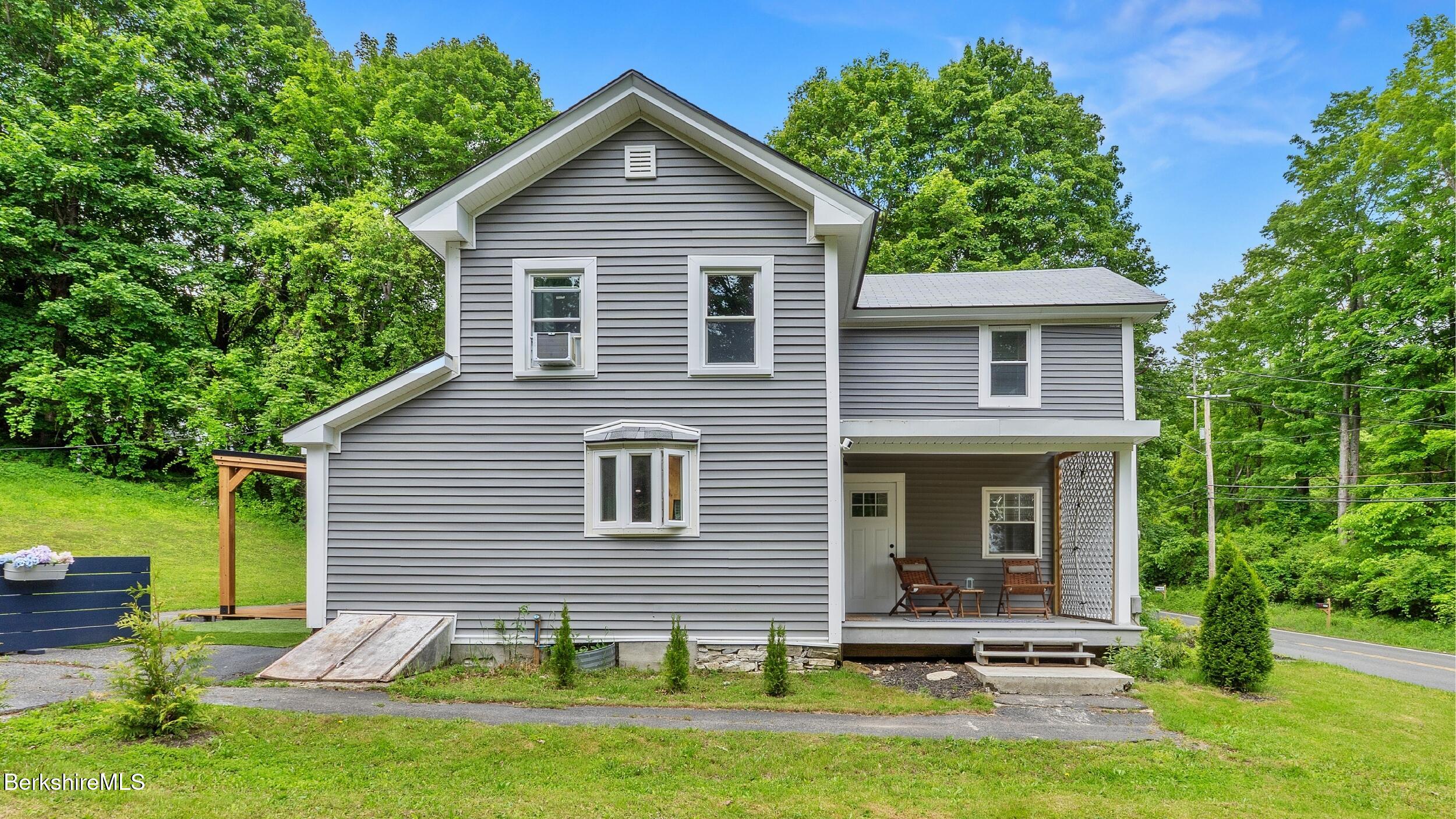 207 South Mountain Road Pittsfield, MA 01201 - Photo 2 of 29 Exterior