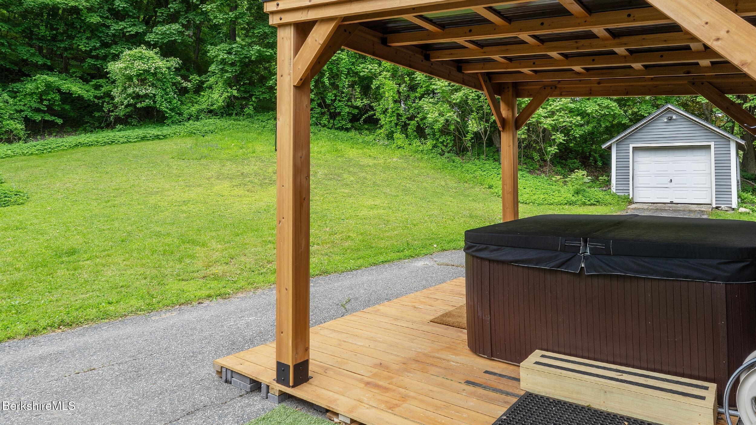 207 South Mountain Road Pittsfield, MA 01201 - Photo 27 of 29 Exterior