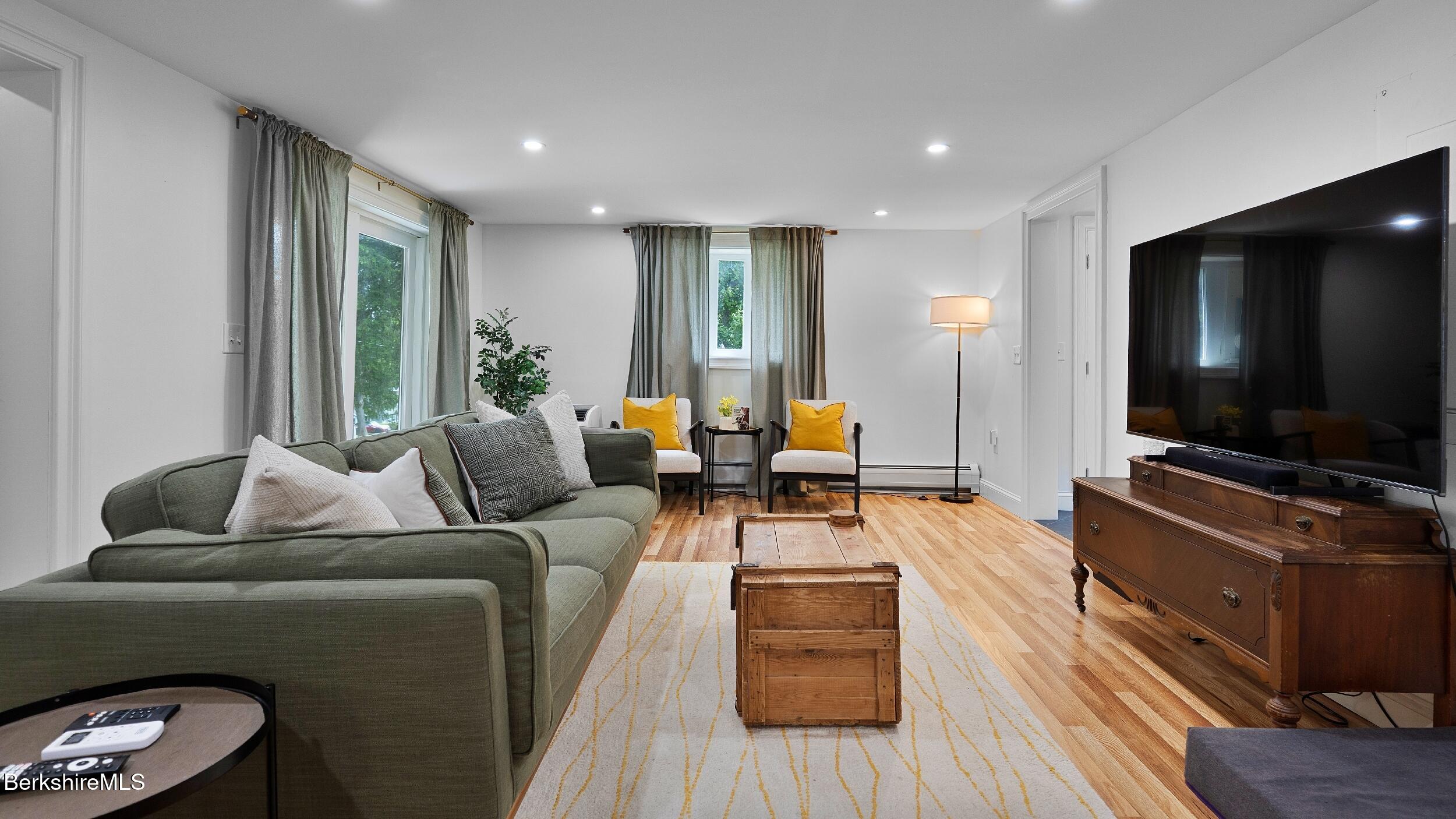 207 South Mountain Road Pittsfield, MA 01201 - Photo 4 of 29 Living Room