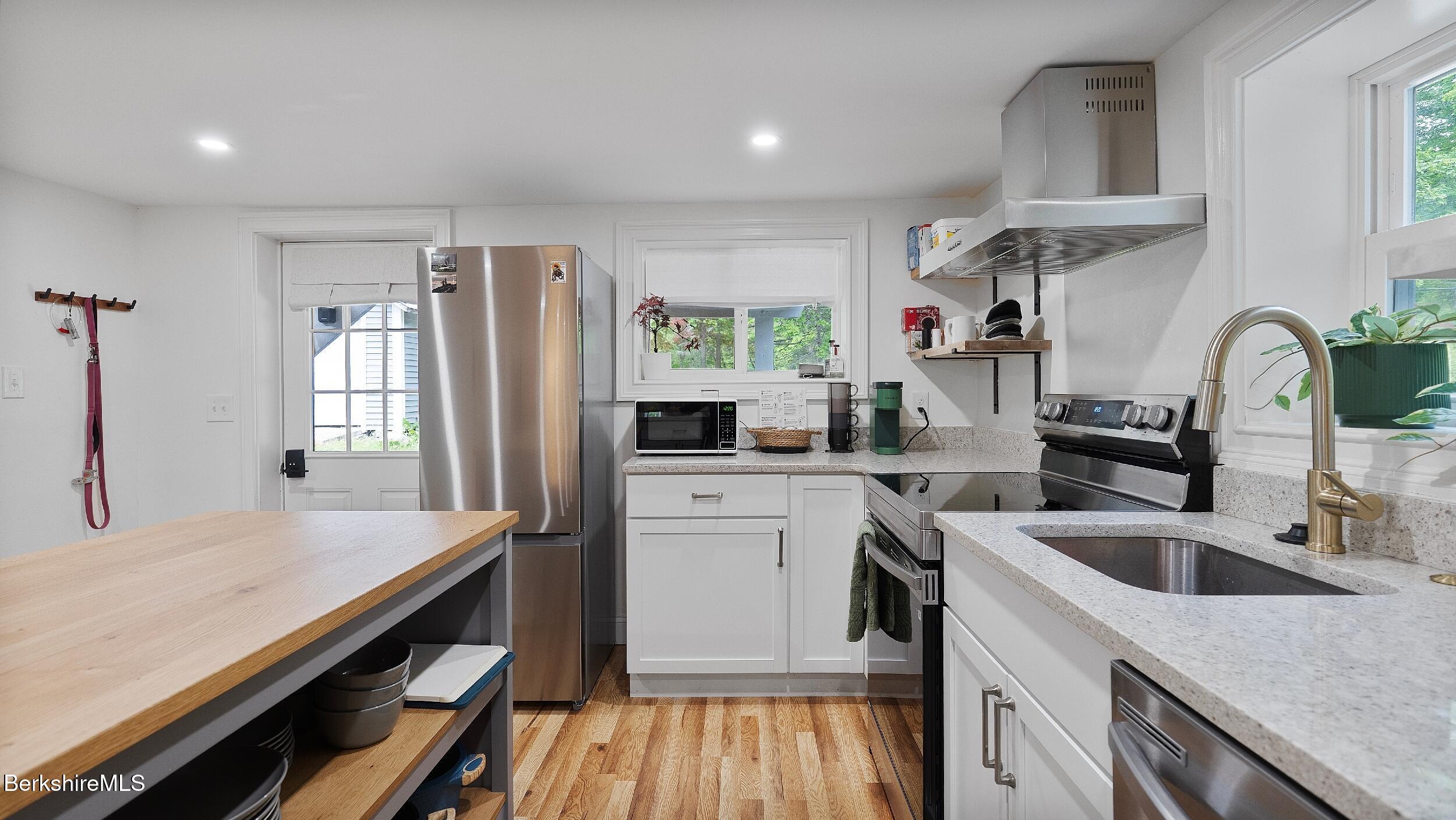 207 South Mountain Road Pittsfield, MA 01201 - Photo 7 of 29 Kitchen