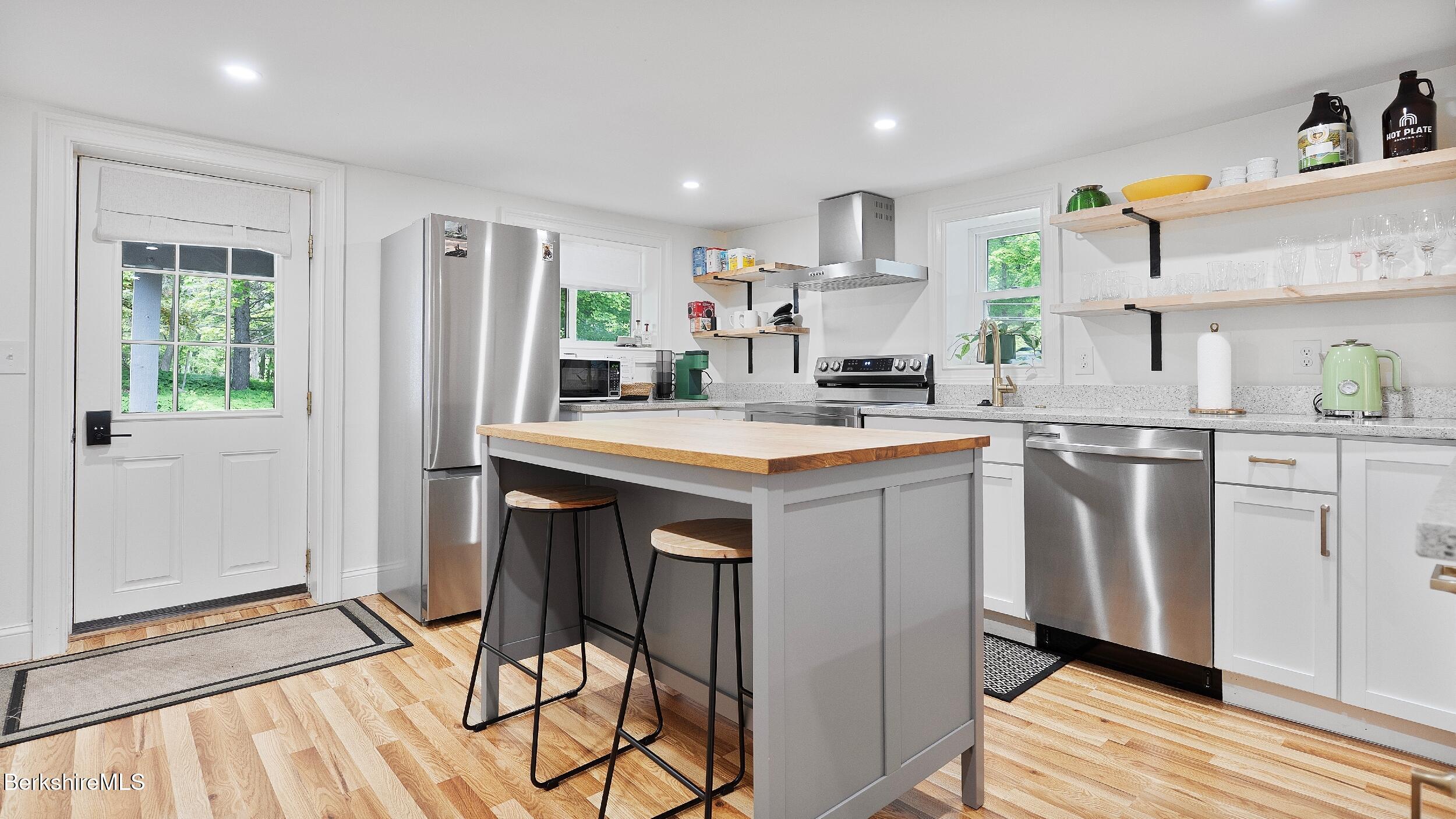 207 South Mountain Road Pittsfield, MA 01201 - Photo 9 of 29 Kitchen