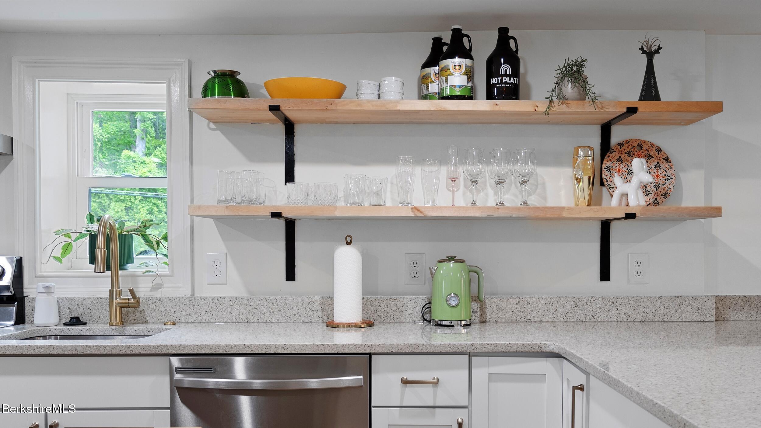 207 South Mountain Road Pittsfield, MA 01201 - Photo 10 of 29 Kitchen