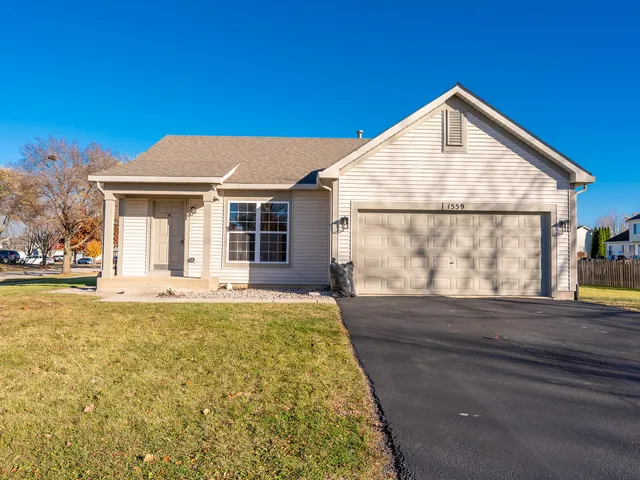 $309,900 | 1559 Bluestem Lane, Minooka, IL 60447