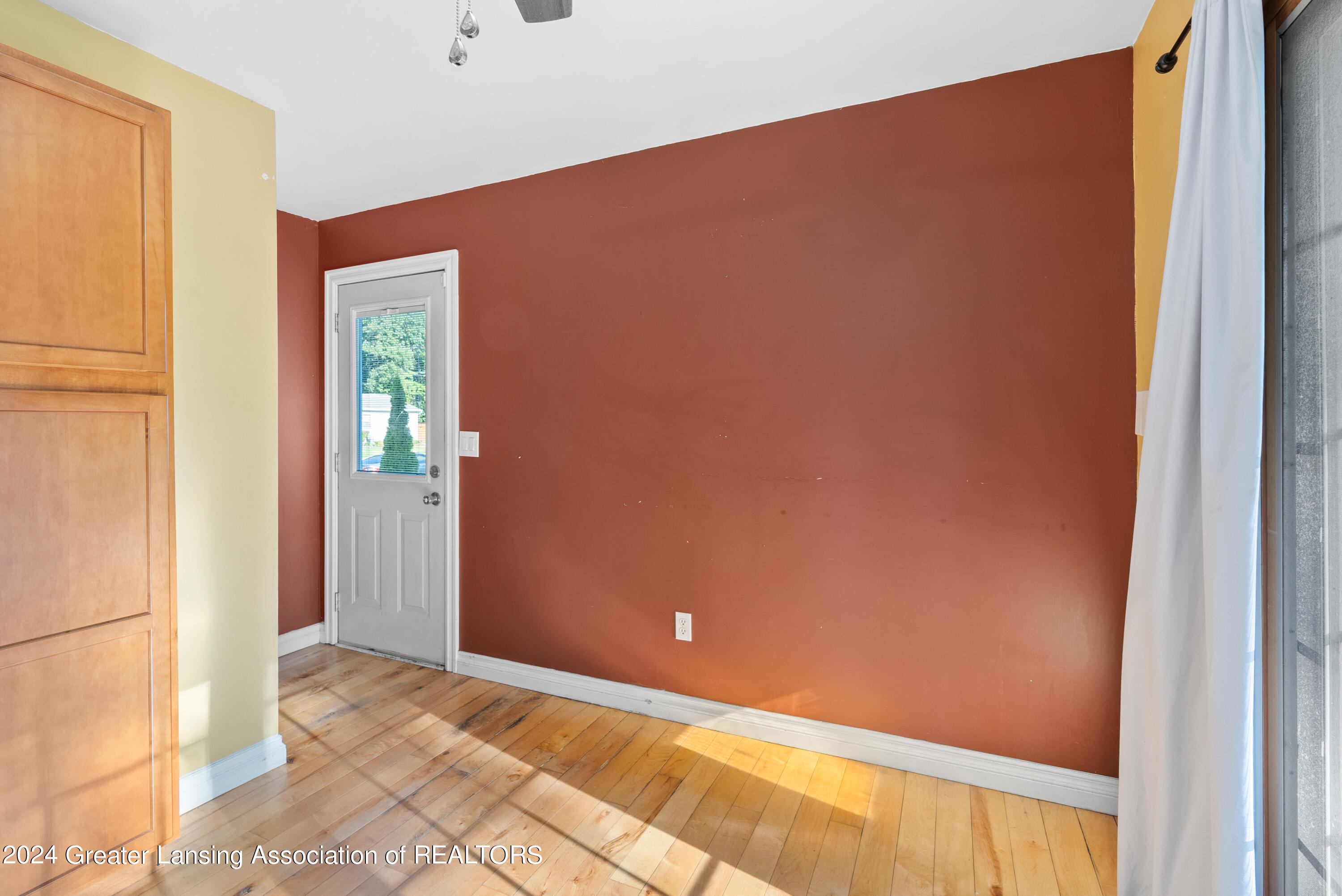 3117 Sunderland Road Lansing, MI 48911 - Photo 13 of 33 28-Media Jett - 27