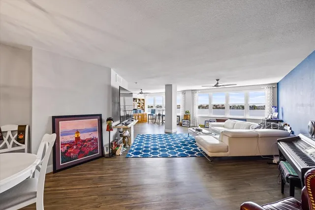 a picture of city view