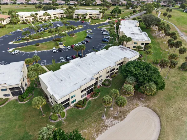 $275,000 | 6940 Southeast Constitution Boulevard, Unit 201, Hobe Sound, FL 33455