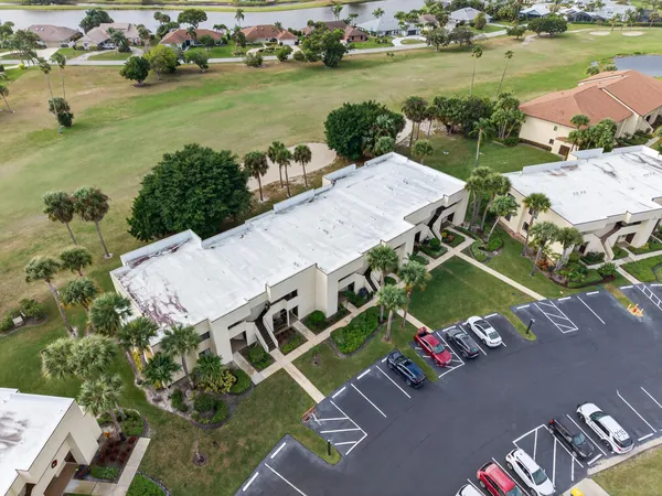 $275,000 | 6940 Southeast Constitution Boulevard, Unit 201, Hobe Sound, FL 33455
