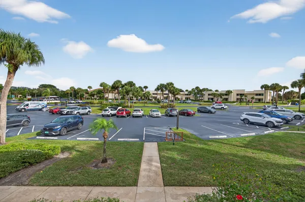 $275,000 | 6940 Southeast Constitution Boulevard, Unit 201, Hobe Sound, FL 33455