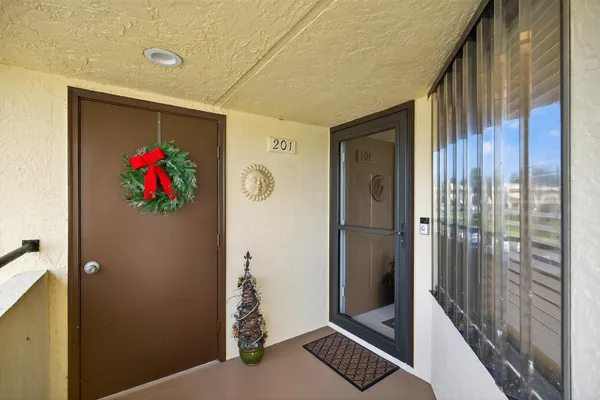 $275,000 | 6940 Southeast Constitution Boulevard, Unit 201, Hobe Sound, FL 33455