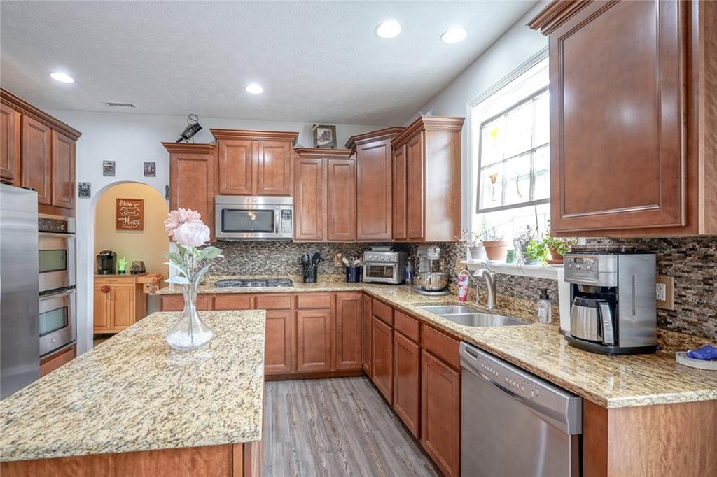 12233 Wolverton Way Fishers, IN 46037 - Photo 8 of 54 Gallery Image 8
