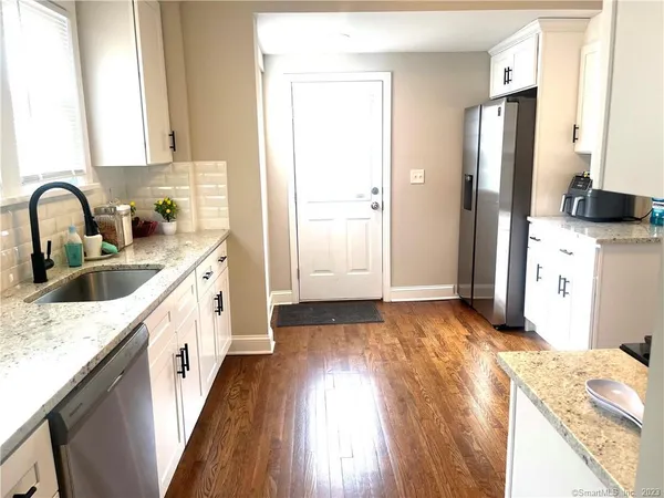 $3,300 | 231 Nichols Avenue, Stratford, CT 06614