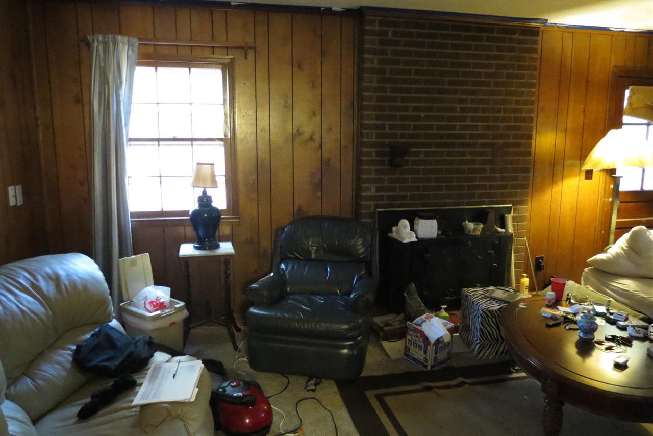 5114 McCormick Road Durham, NC 27713 - Photo 20 of 25 a living room with furniture and a window