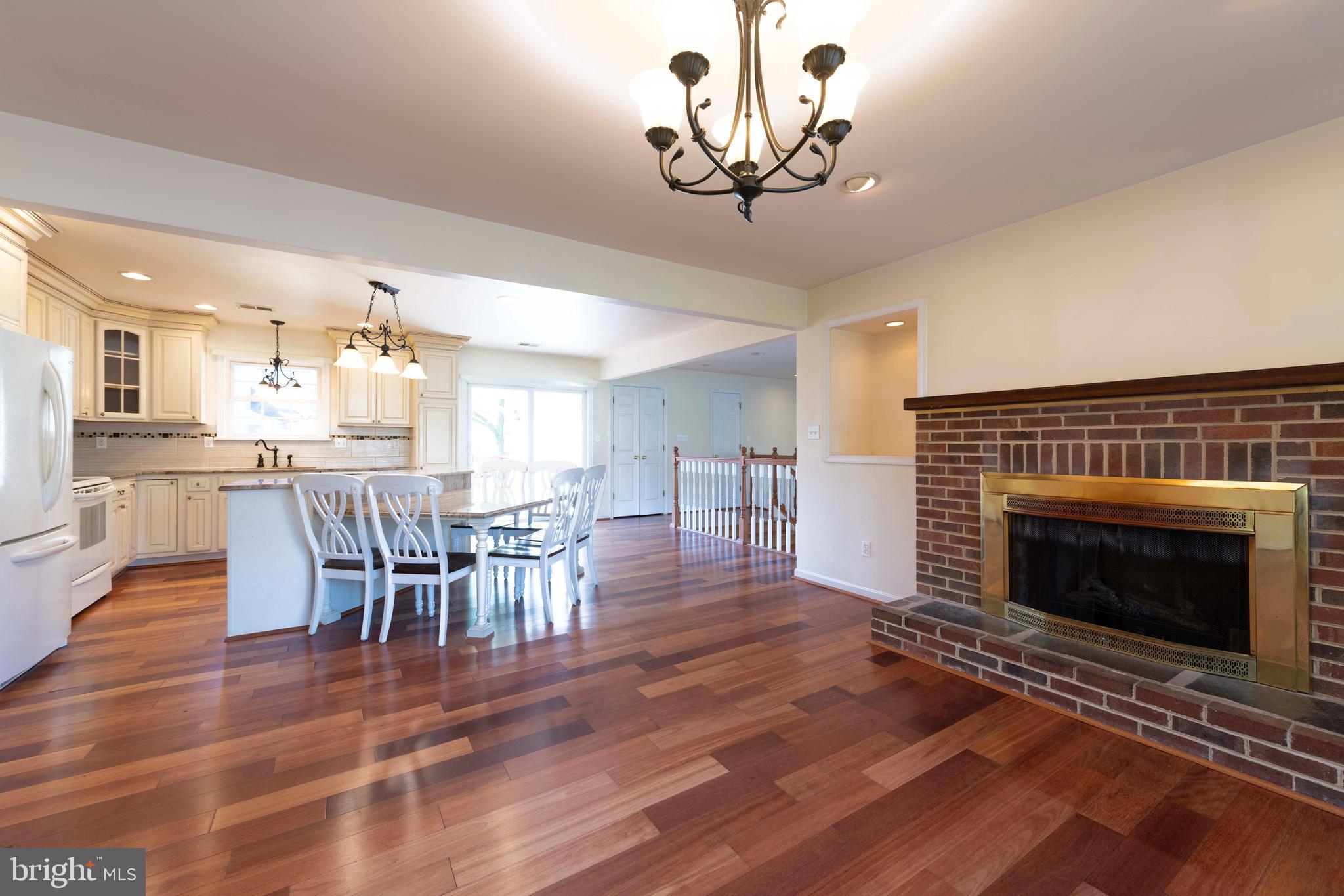 715 Kingfisher Road Deale, MD 20751 - Photo 24 of 53 Open living space