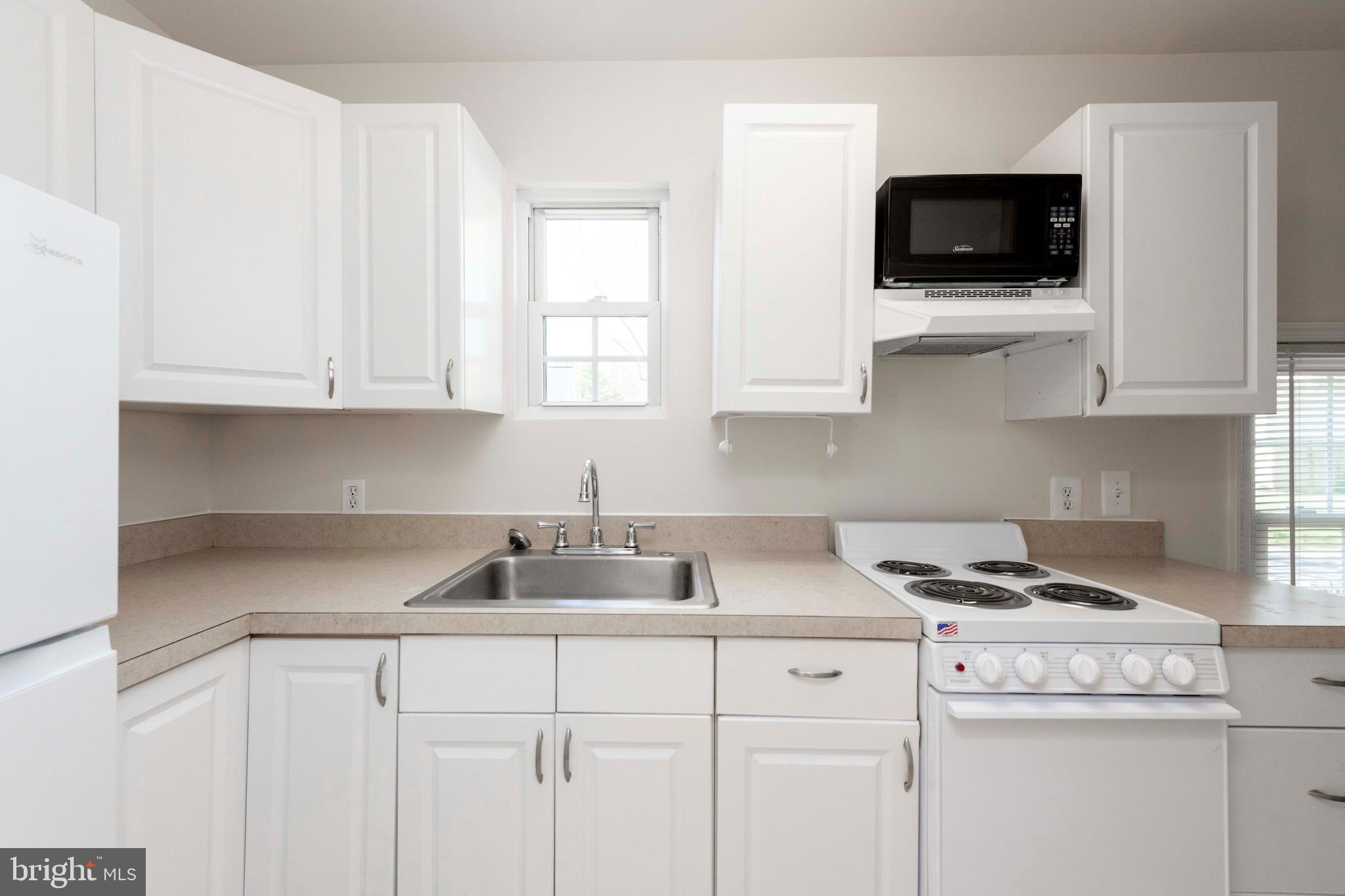 715 Kingfisher Road Deale, MD 20751 - Photo 33 of 53 In-Law Apartment Kitchen all new appliances