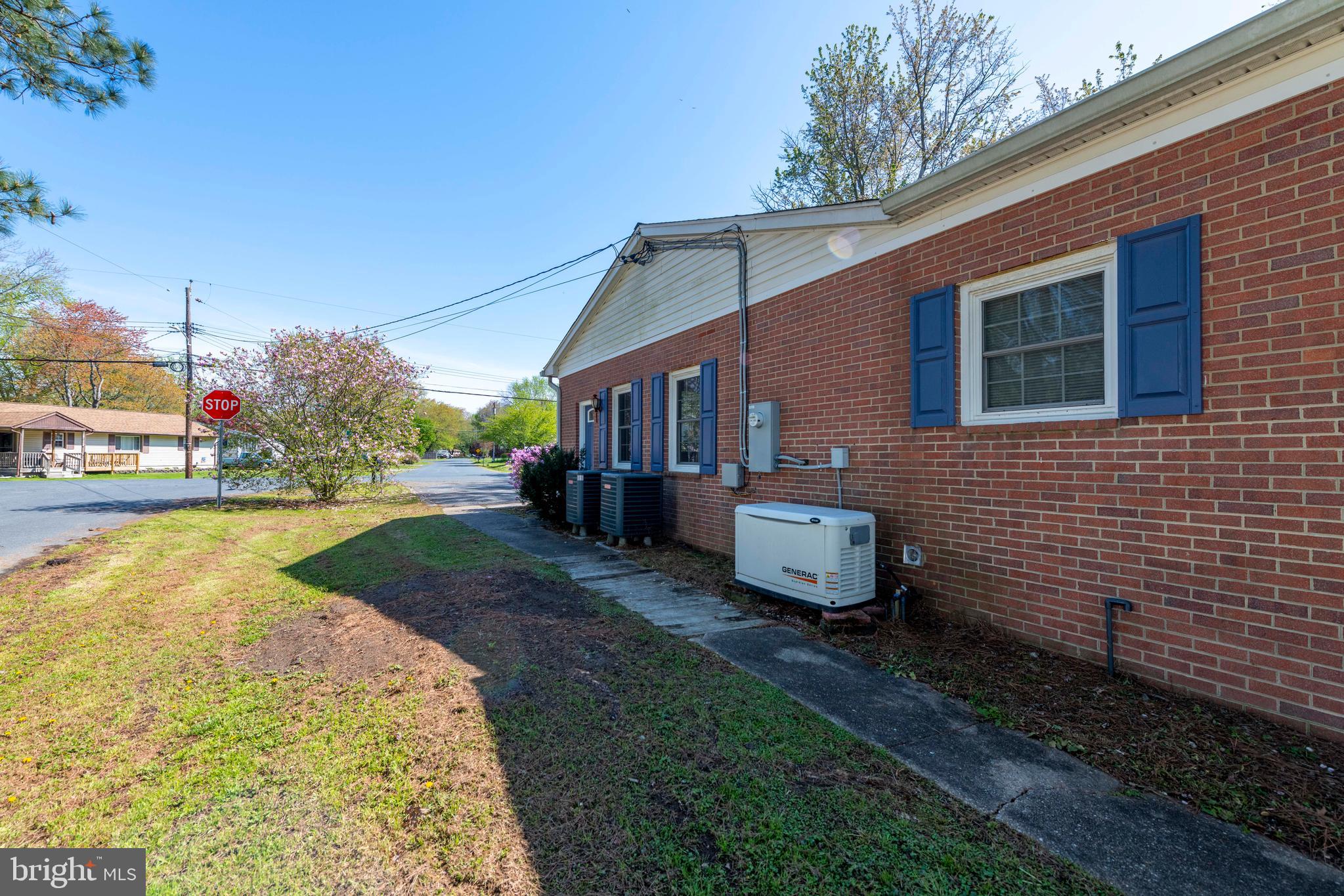 715 Kingfisher Road Deale, MD 20751 - Photo 38 of 53 Side view of home
