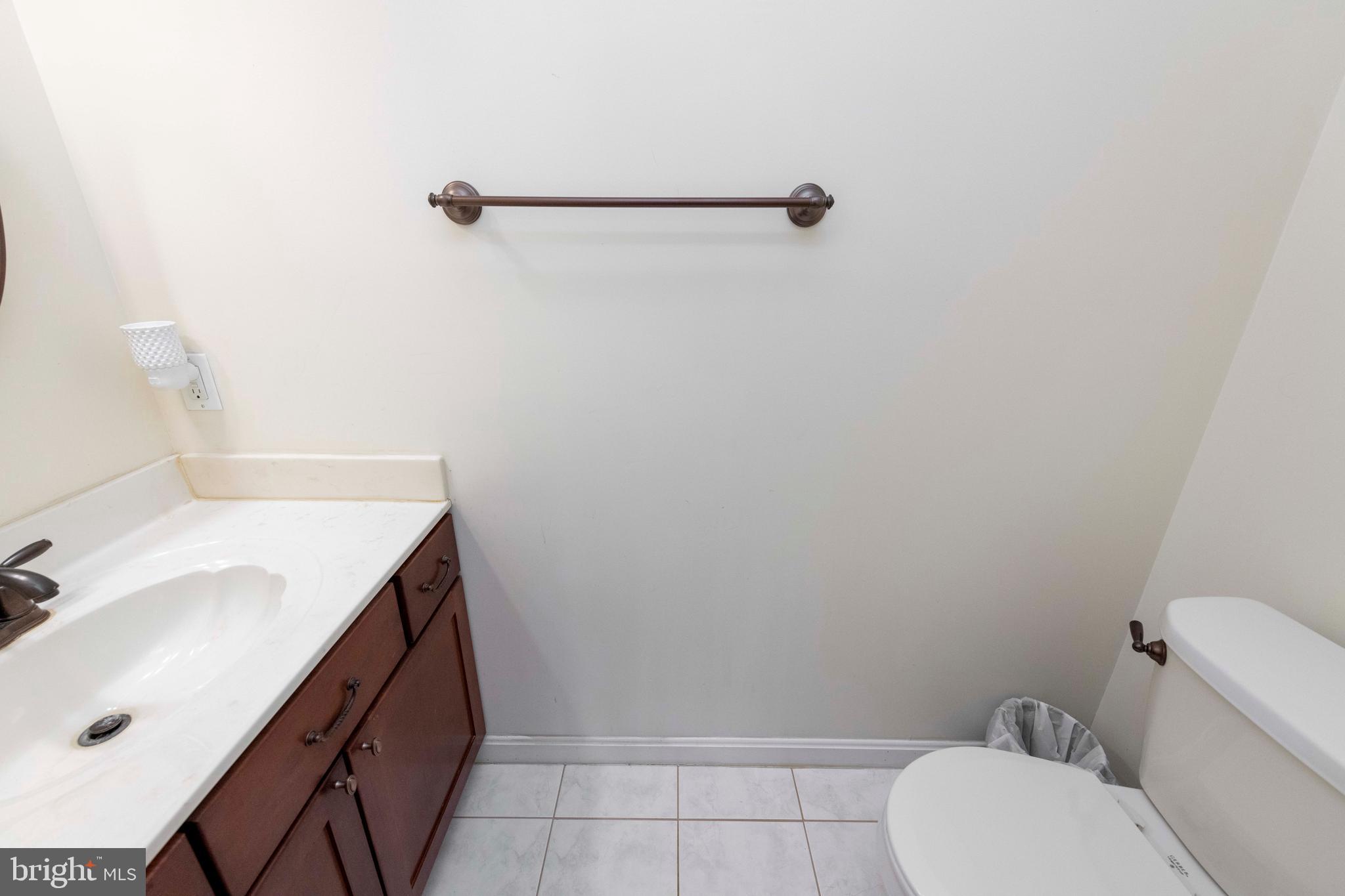 715 Kingfisher Road Deale, MD 20751 - Photo 49 of 53 Half bath off family room