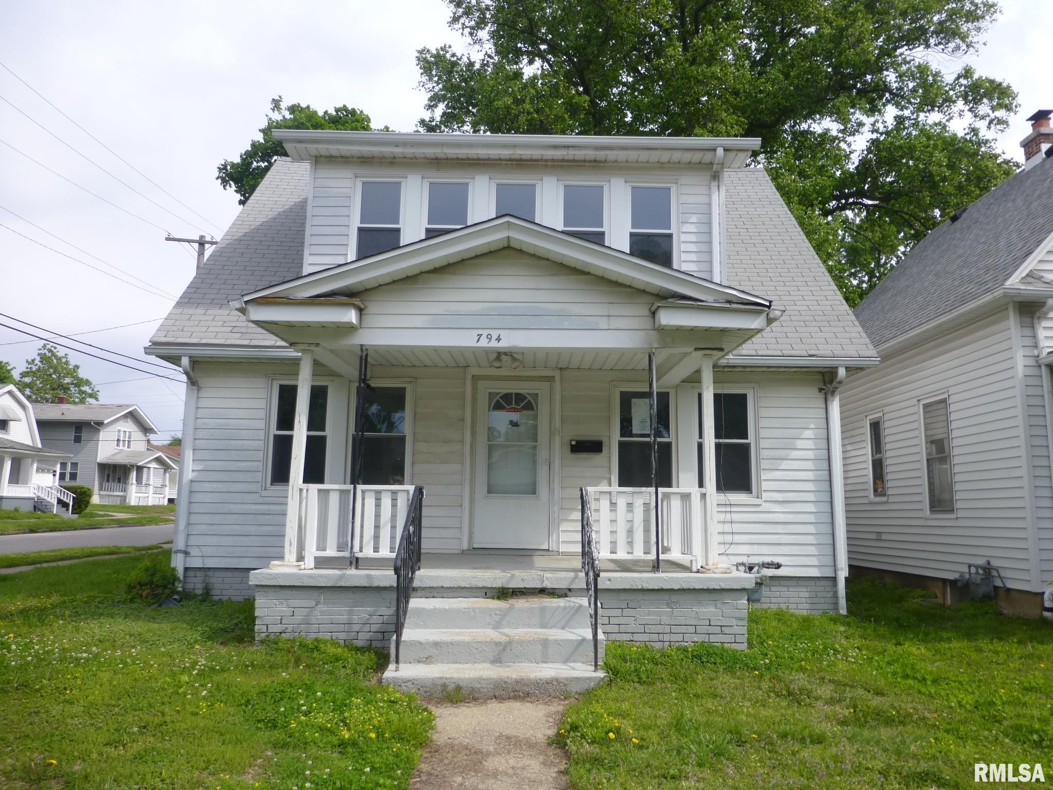794 West Waggoner Street Decatur, IL 62526 - Photo 1 of 30