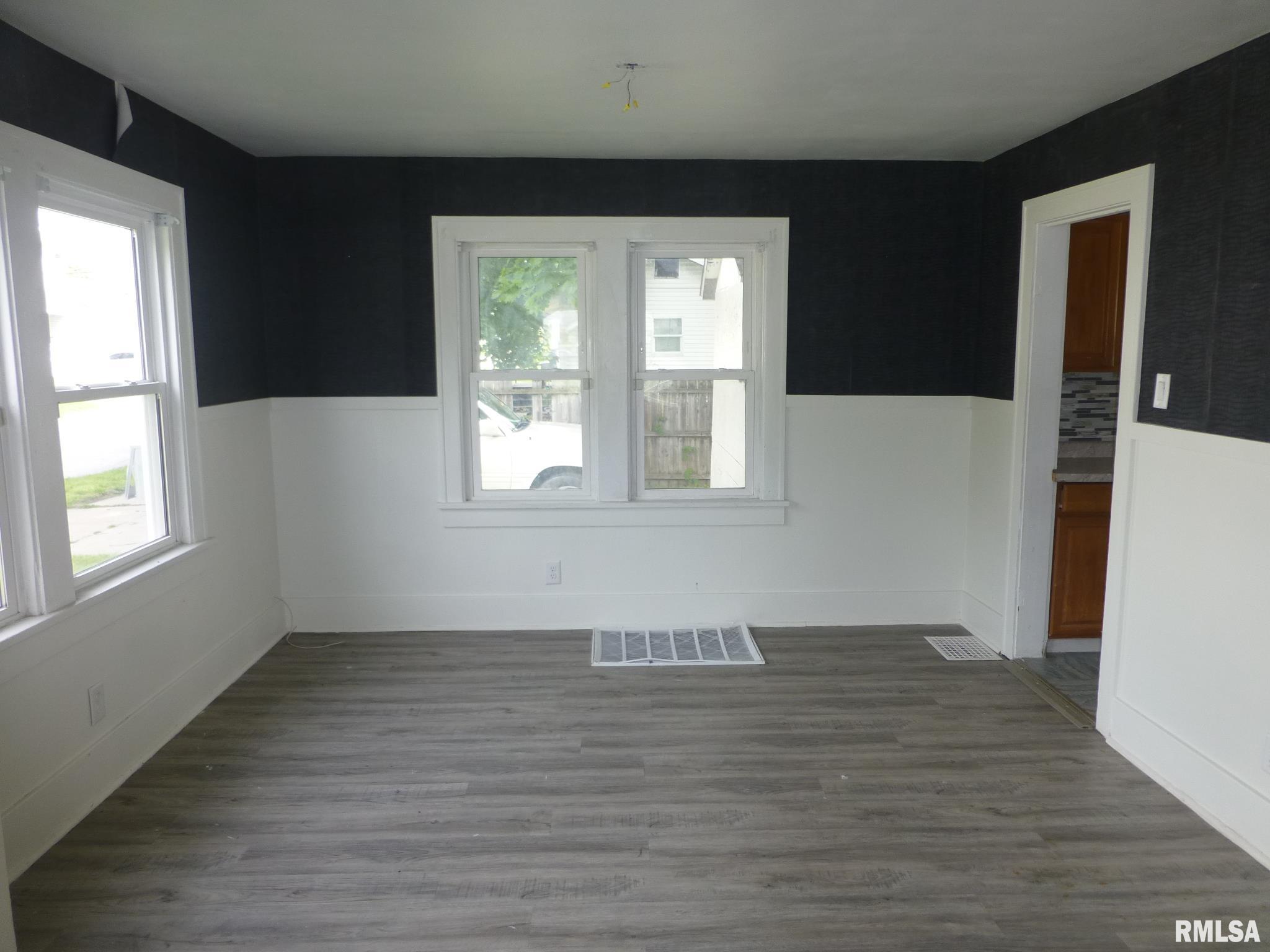 794 West Waggoner Street Decatur, IL 62526 - Photo 12 of 30