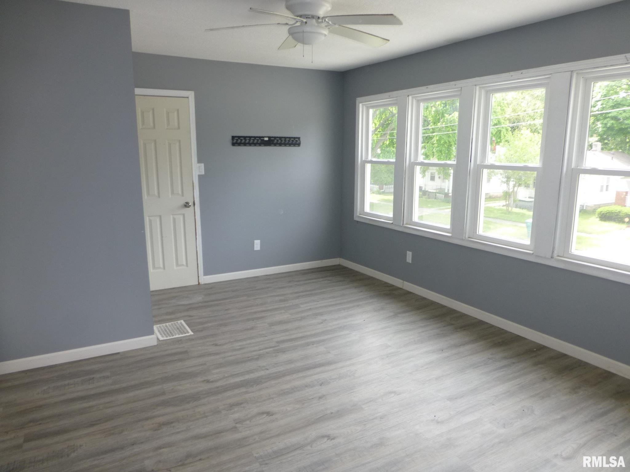 794 West Waggoner Street Decatur, IL 62526 - Photo 24 of 30