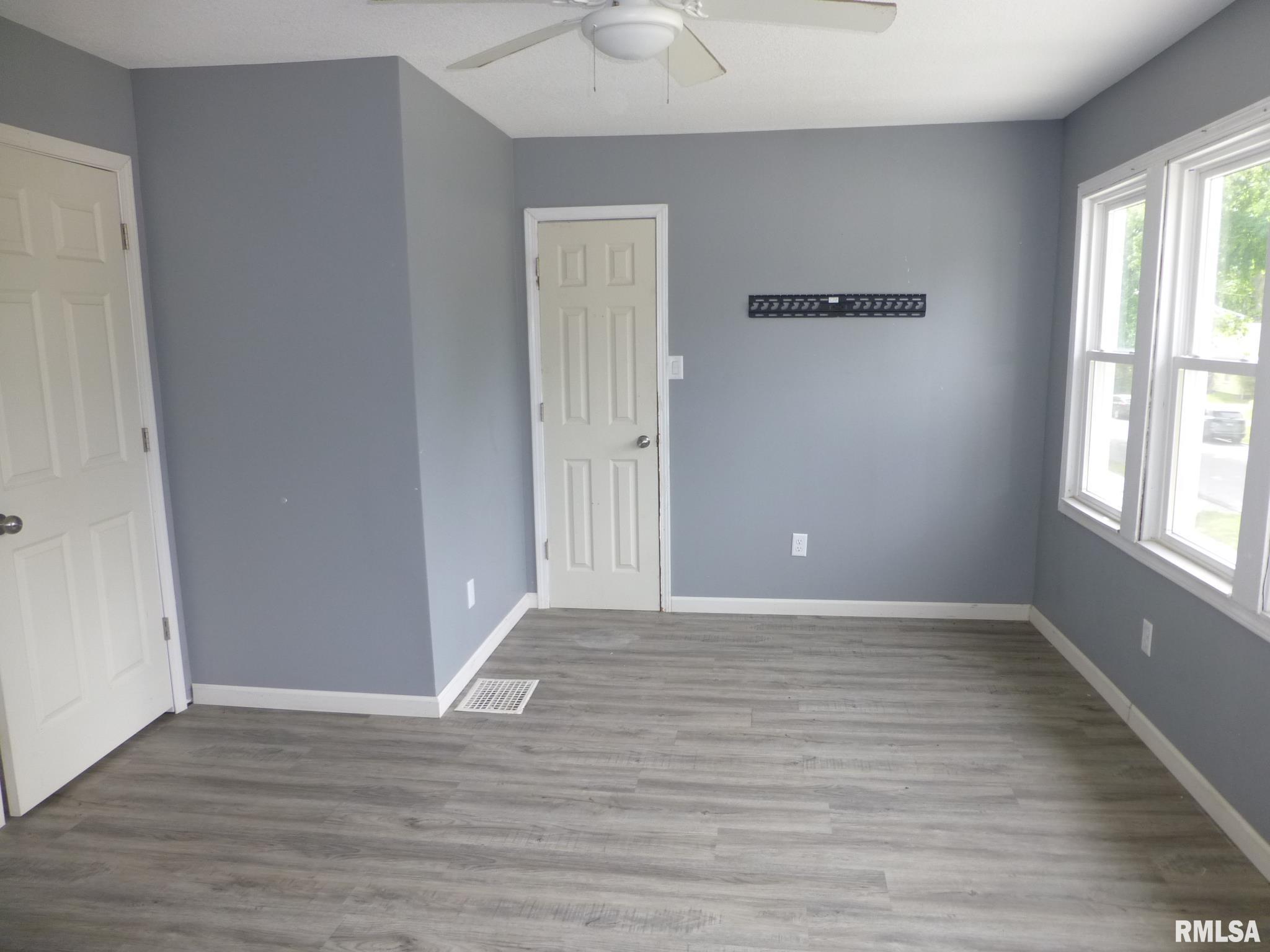 794 West Waggoner Street Decatur, IL 62526 - Photo 25 of 30