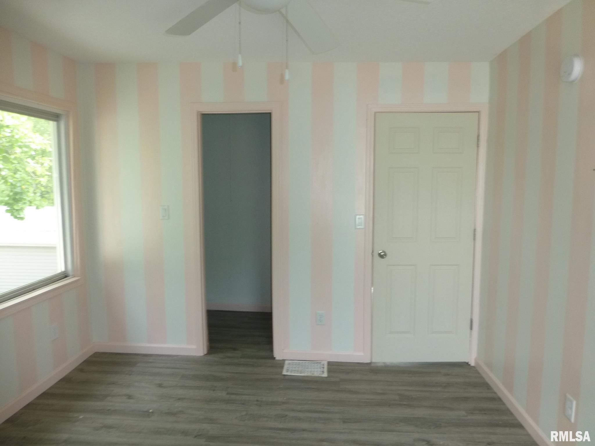 794 West Waggoner Street Decatur, IL 62526 - Photo 28 of 30