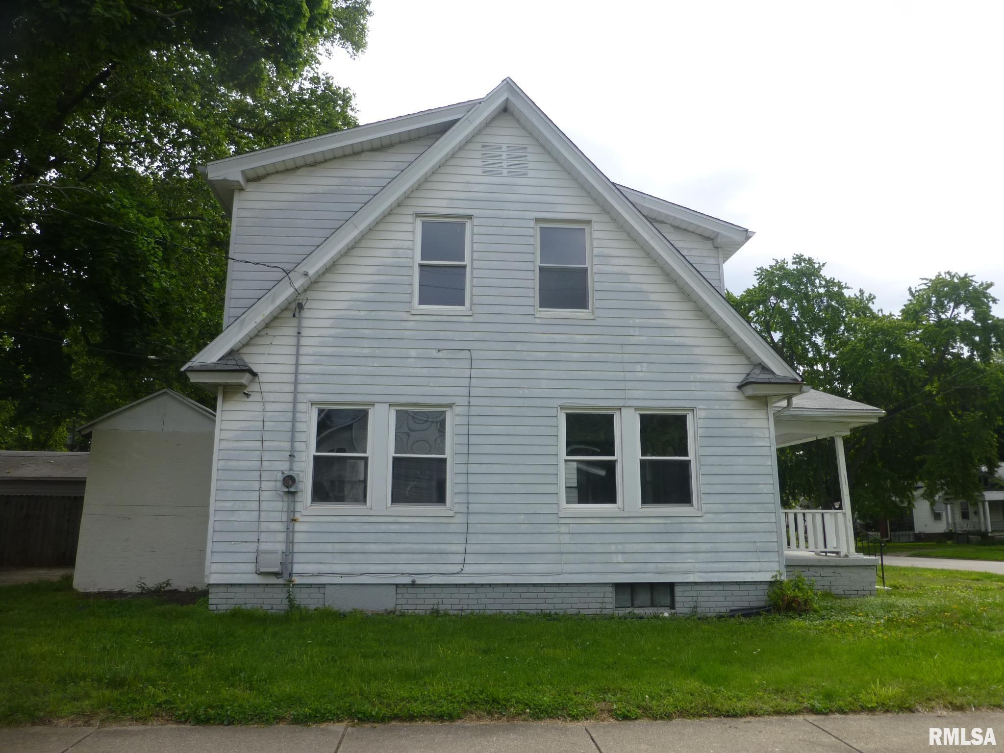 794 West Waggoner Street Decatur, IL 62526 - Photo 3 of 30