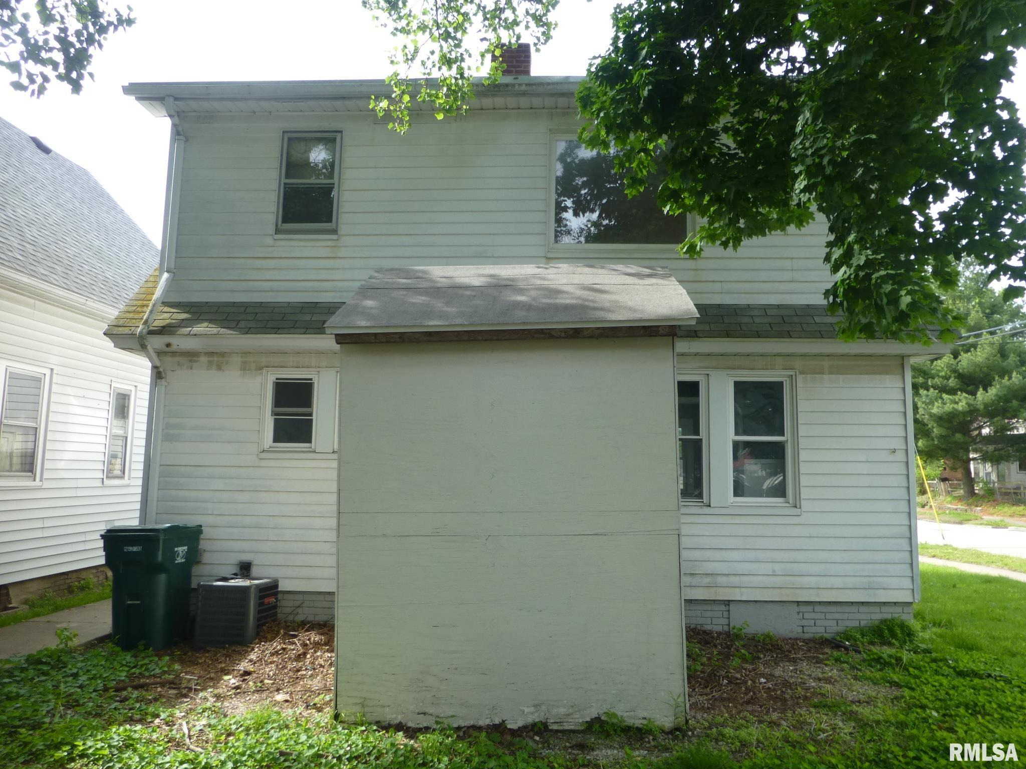 794 West Waggoner Street Decatur, IL 62526 - Photo 5 of 30