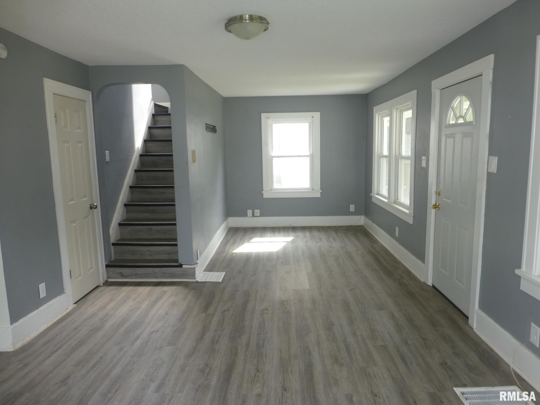 794 West Waggoner Street Decatur, IL 62526 - Photo 7 of 30