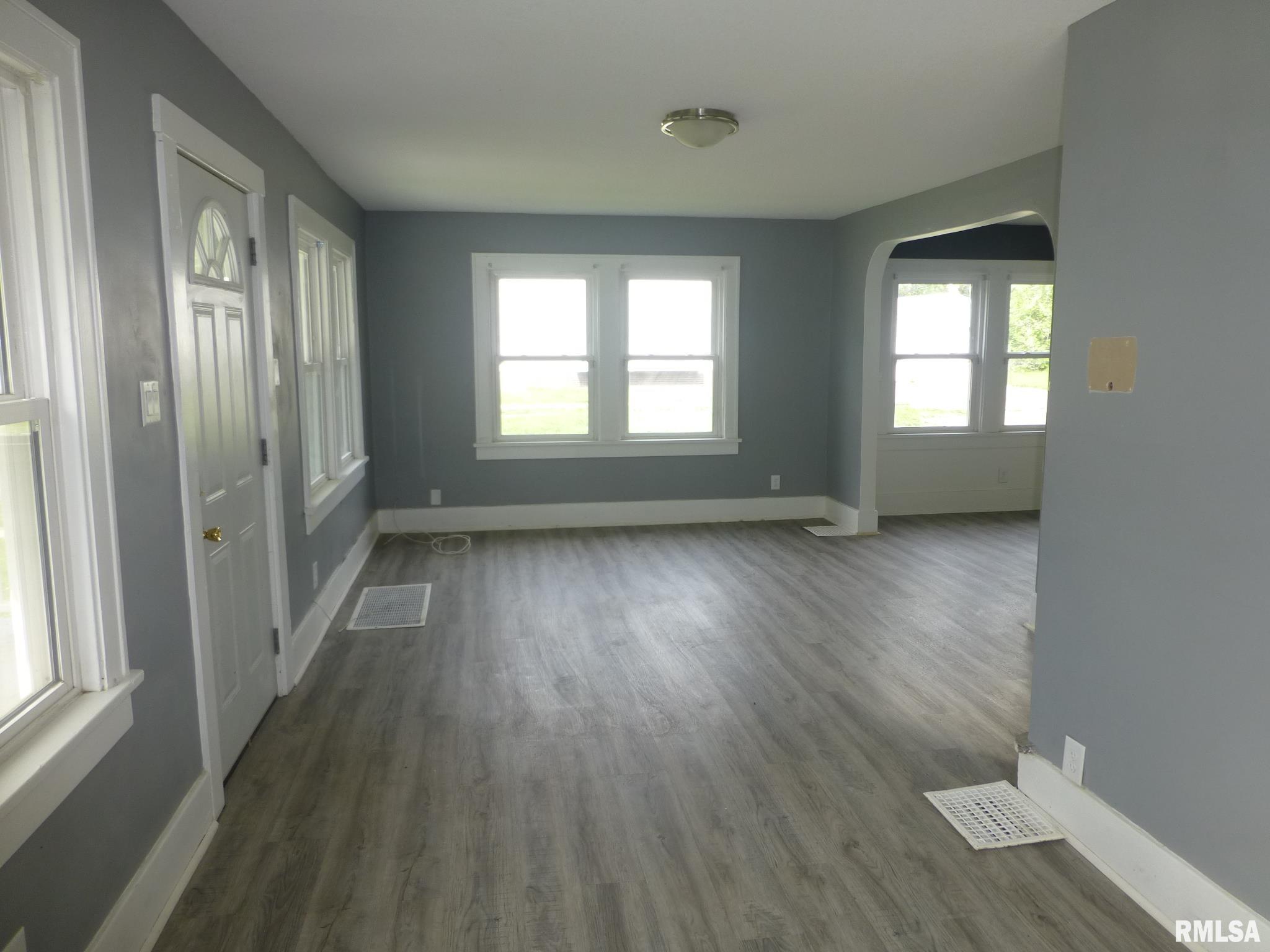 794 West Waggoner Street Decatur, IL 62526 - Photo 8 of 30