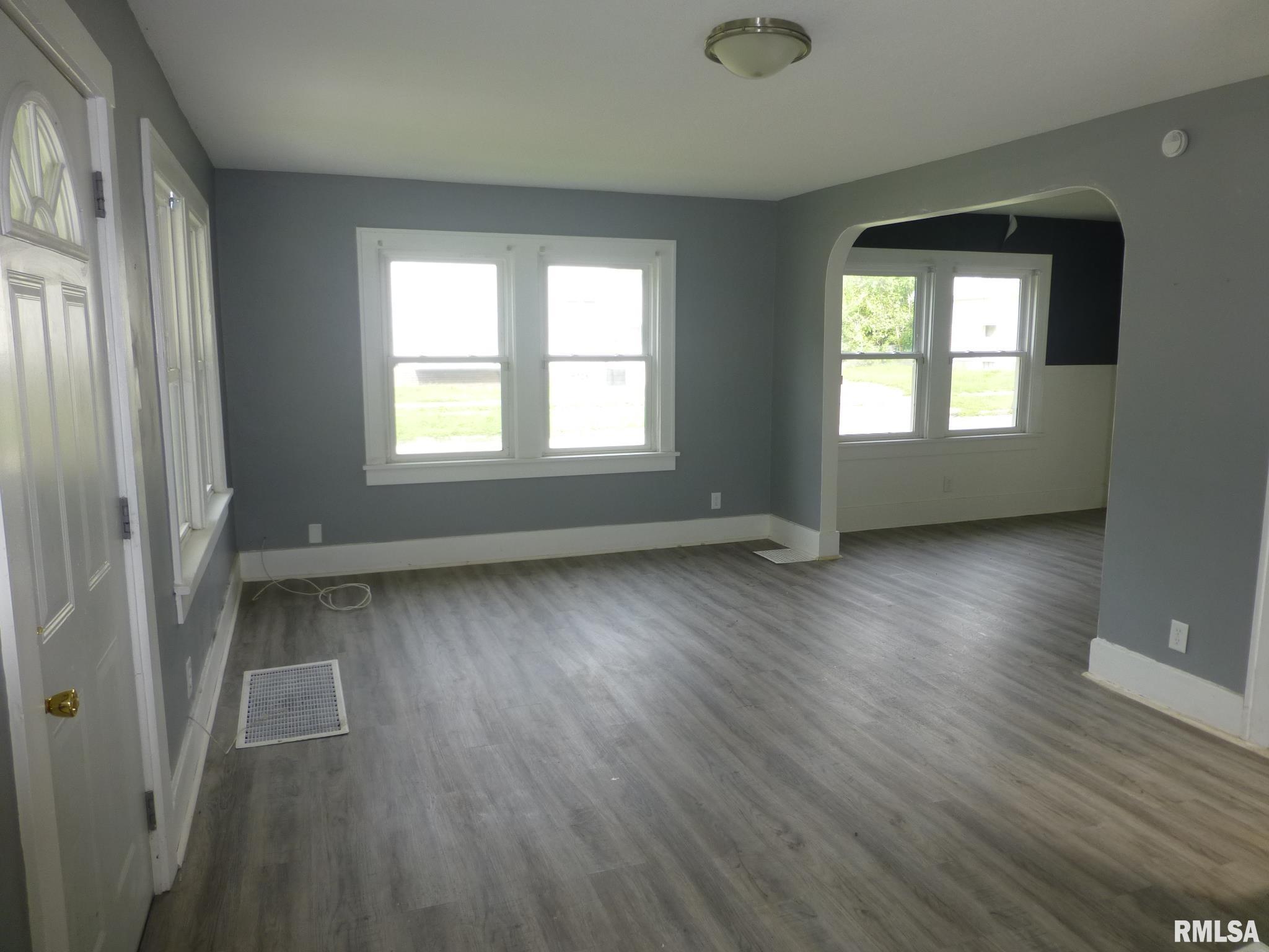 794 West Waggoner Street Decatur, IL 62526 - Photo 9 of 30
