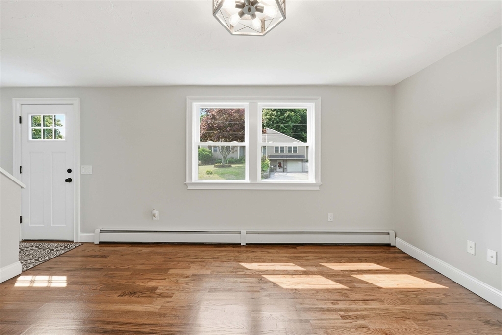 173 Orient Street Worcester, MA 01604 - Photo 10 of 42